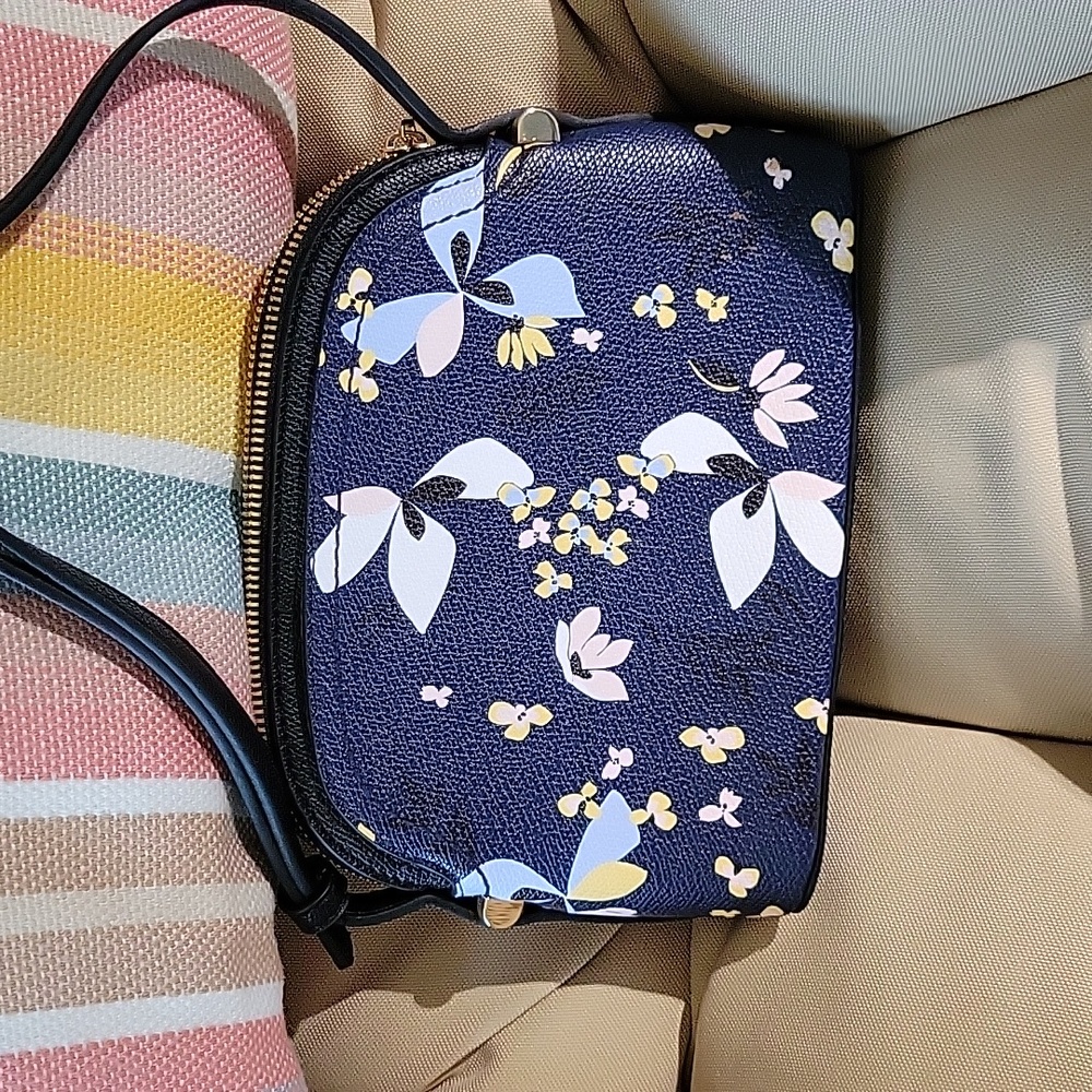Small dark blue crossbody bag